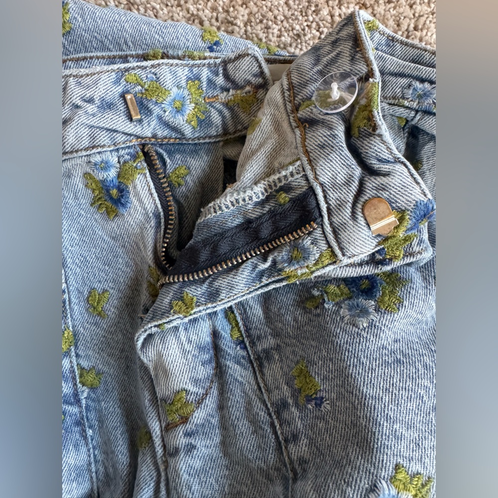 Avec Les Filles Women's Blue Floral Embroidered Relaxed Tapered Jeans | Size 25 - Picture 9 of 11